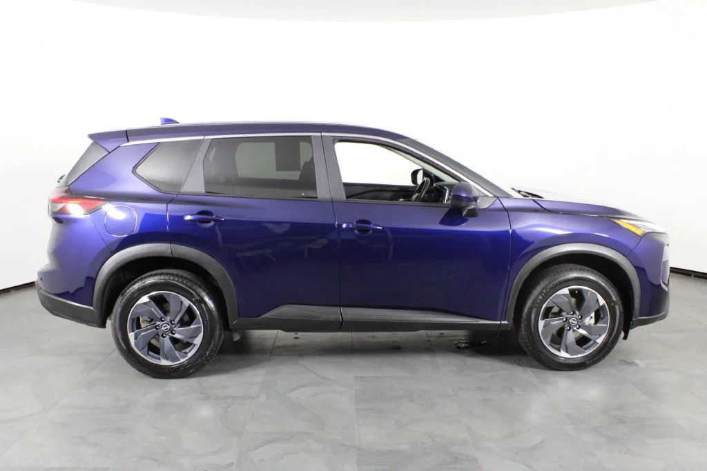 2025 Nissan Rogue SV - Photo 10