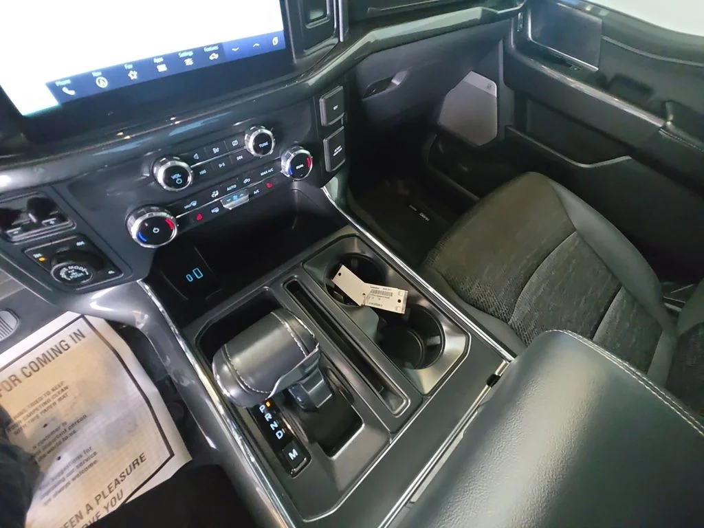 Used 2022 White Ford XLT image 18