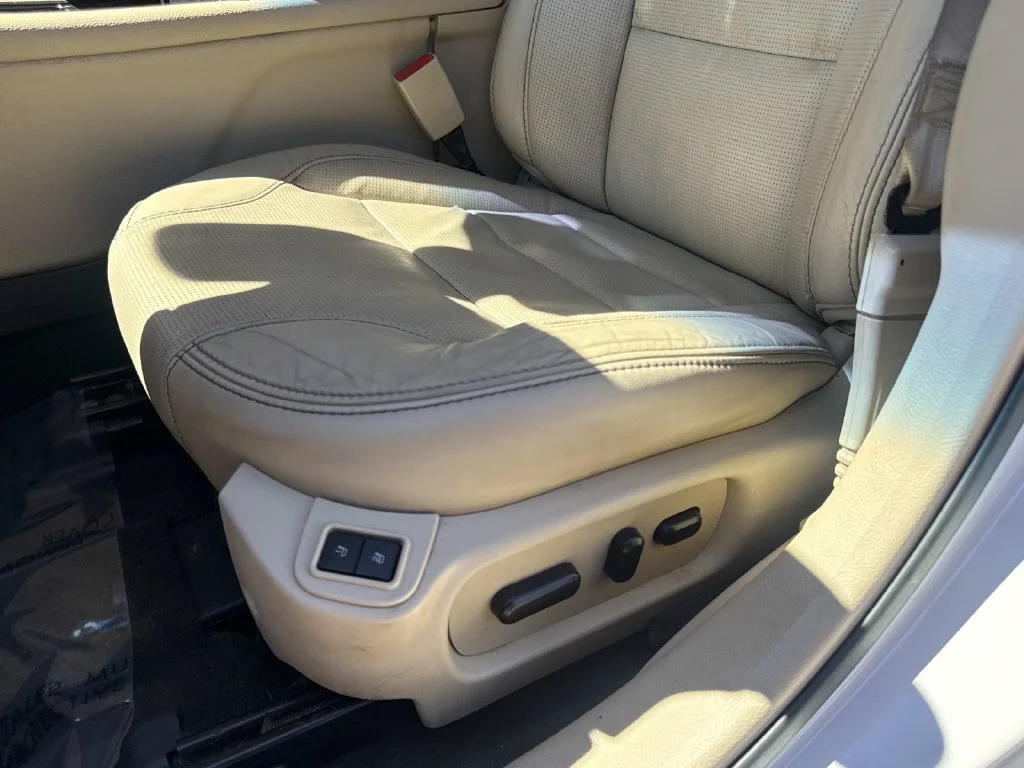 Used 2018 White Ford Limited image 22