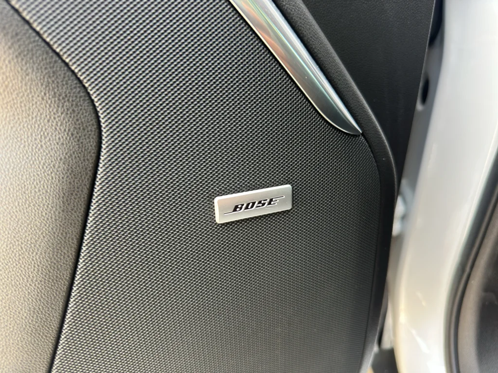 Used 2021 White Frost Tricoat GMC Denali image 17
