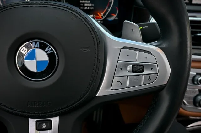 Used 2022 WHITE BMW 750i xDrive image 46
