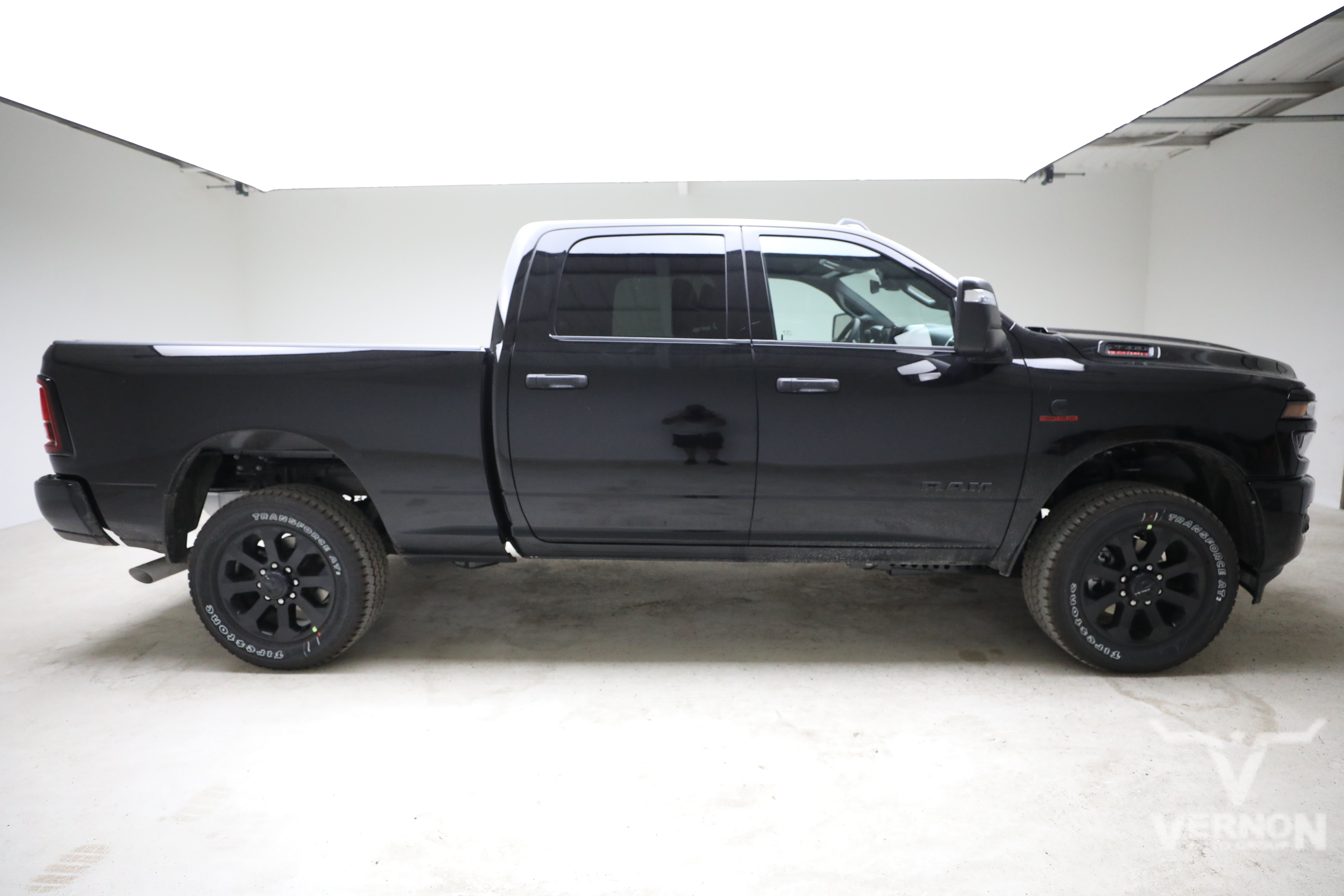 New 2026 Diamond Black Crystal Pearlcoat Ram N image 6