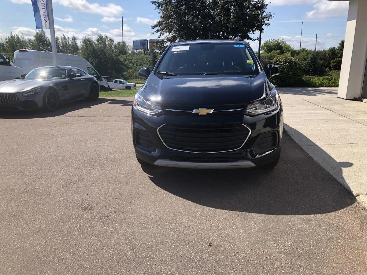 Used 2022 Blue Chevrolet Awd 4dr Lt image 4