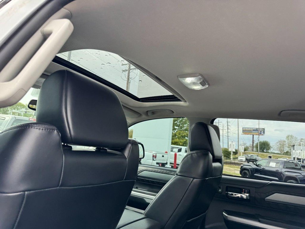 Used 2016  Toyota Platinum image 13
