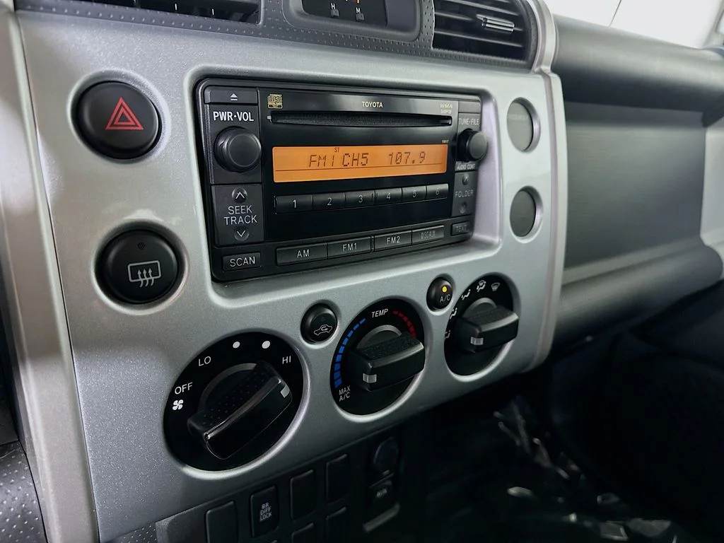 Used 2007 Titanium Metallic Toyota  image 17