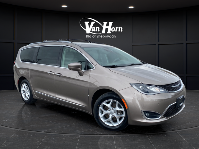 2017 Chrysler Pacifica Touring L Plus