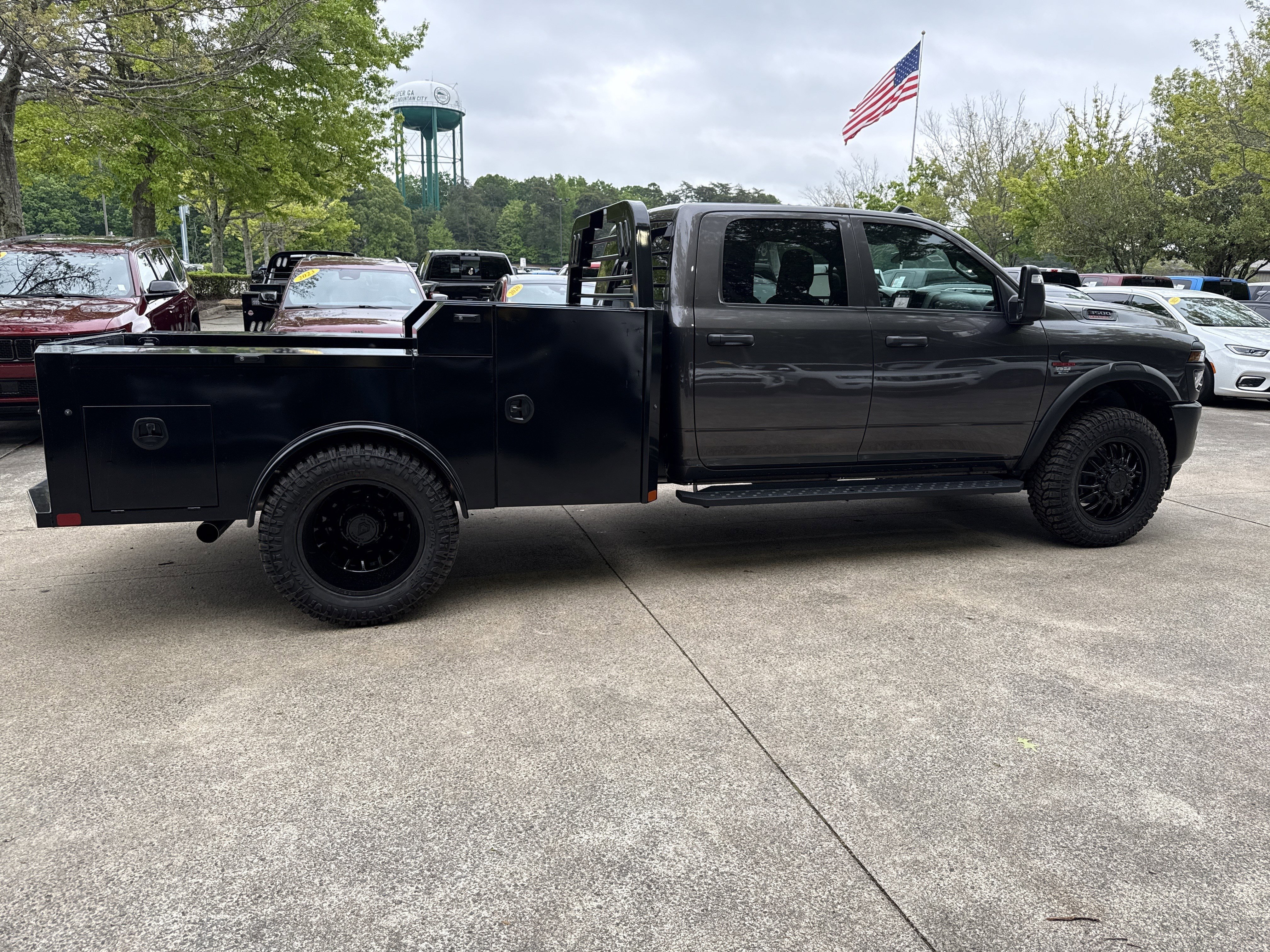 New 2026 Granite Crystal Metallic Clearcoat RAM Tradesman image 8