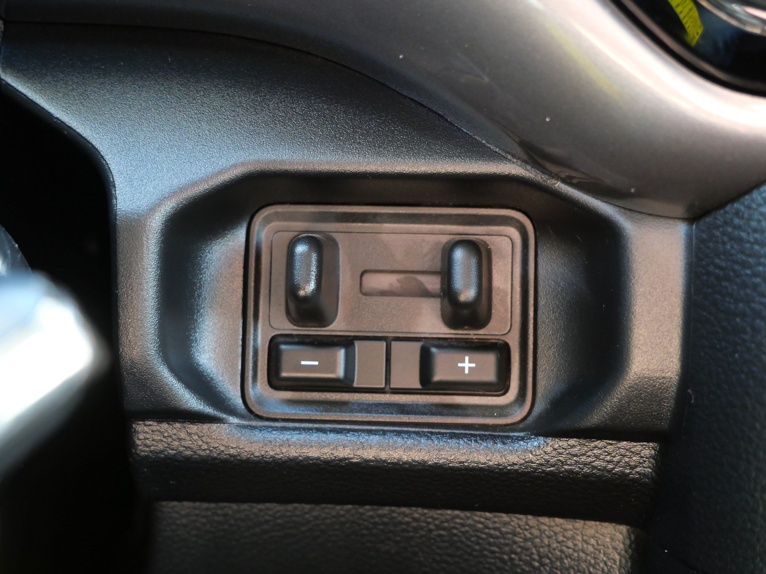 Used 2024 Cactus Grey Ford XLT image 30
