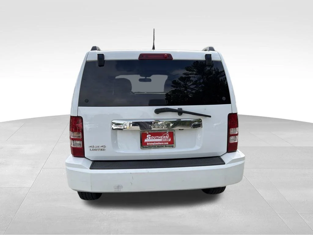 Used 2012 White Jeep Limited image 4