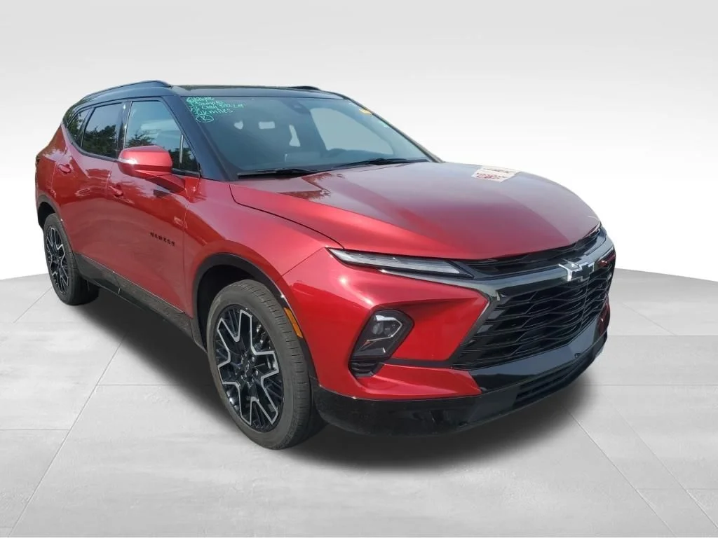 Used 2023 Red Chevrolet RS image 10