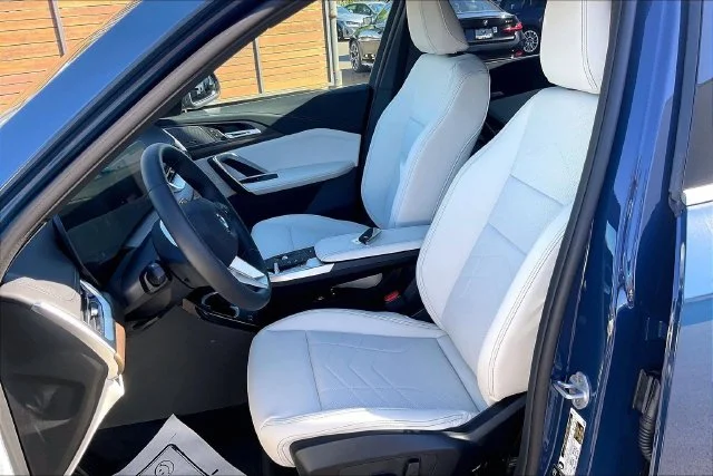 New 2026 Night Dusk Blue Metallic BMW xDrive28i image 9
