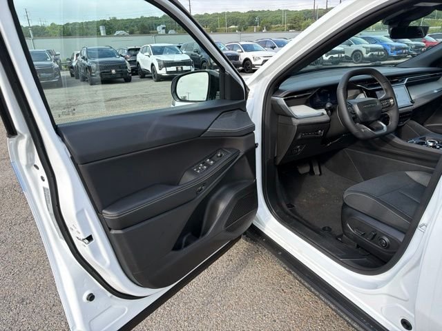 New 2026 Bright White Clear-Coat Exterior Paint Jeep Laredo image 10