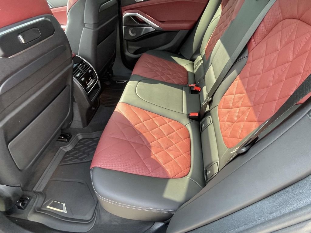 Used 2025 Blue BMW M60i image 16