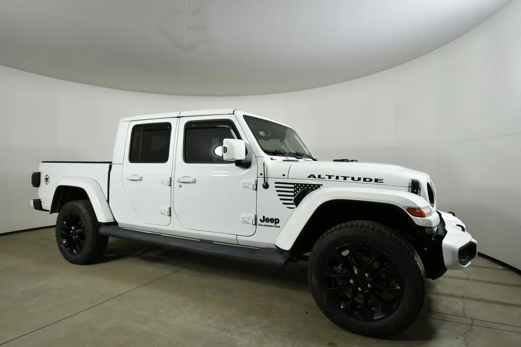 Used 2021 White Jeep Overland image 9