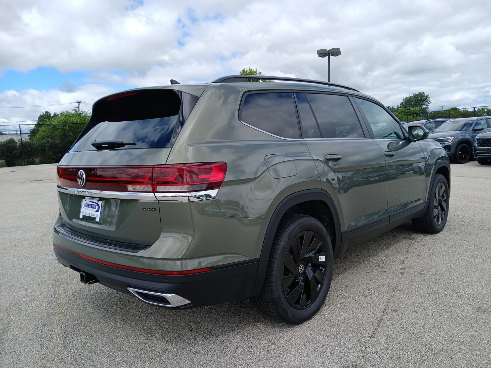 New 2026 Avocado Green Pearl Volkswagen 2.0T SE W/TECHNOLOGY image 4
