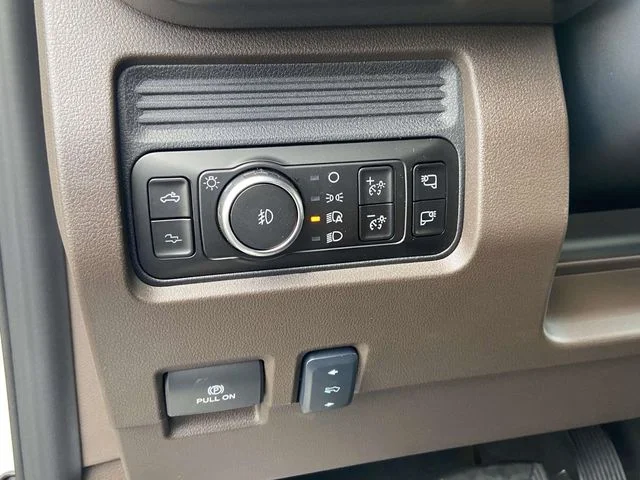New 2026 White Ford King Ranch image 17