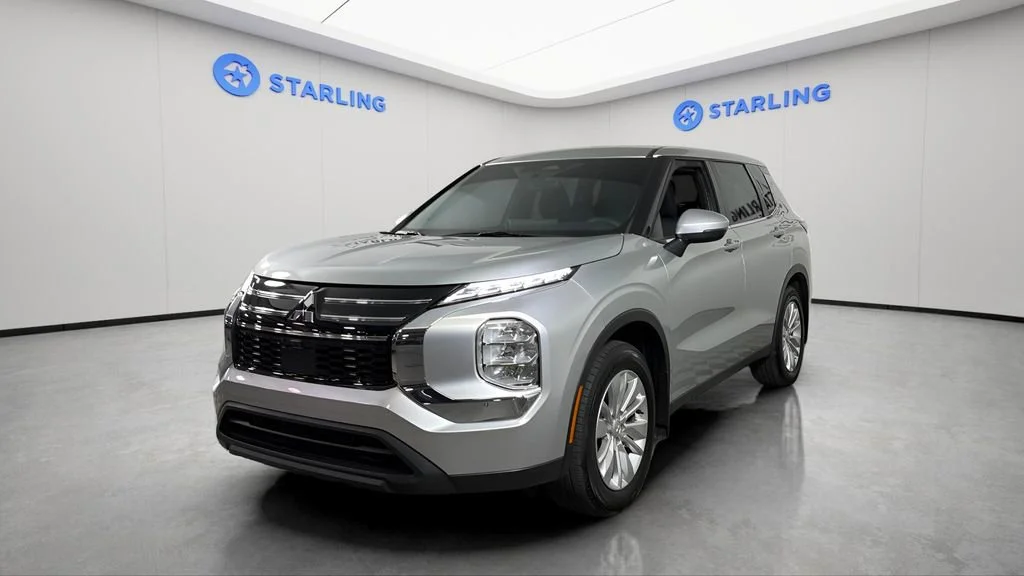 Used 2025 Silver Mitsubishi ES 2.5 2WD image 16