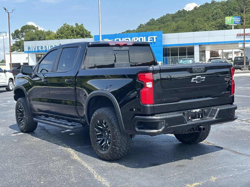 Used 2025 Black Chevrolet ZR2 image 9