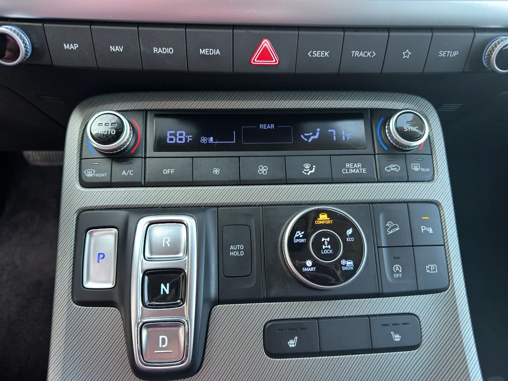 Used 2025 Moonlight Cloud Hyundai SEL image 21
