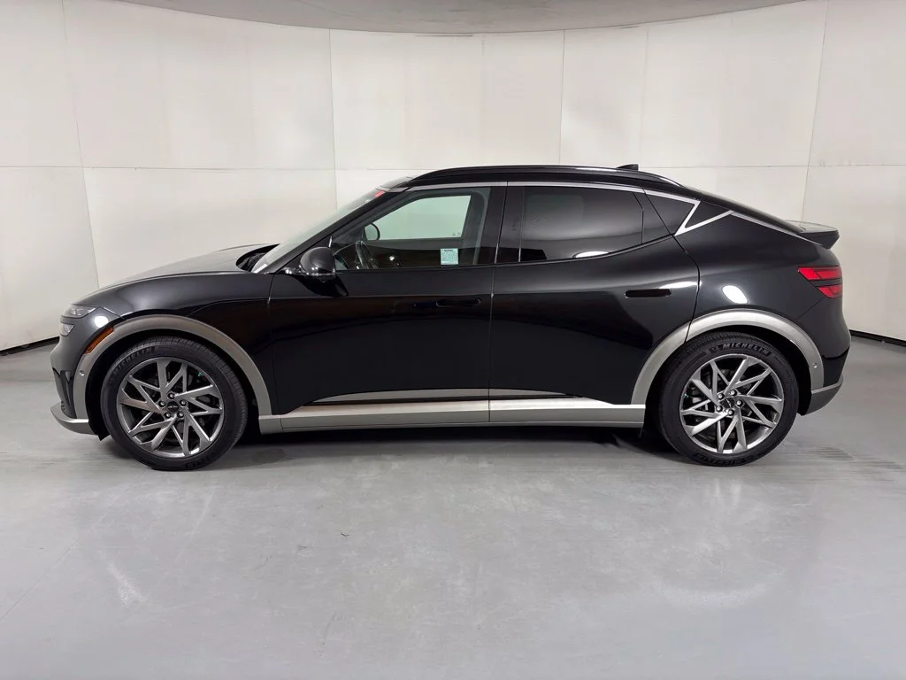Used 2023 Black Genesis Advanced image 5