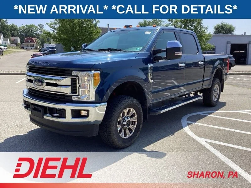 Used 2017 Blue Ford XLT image 3