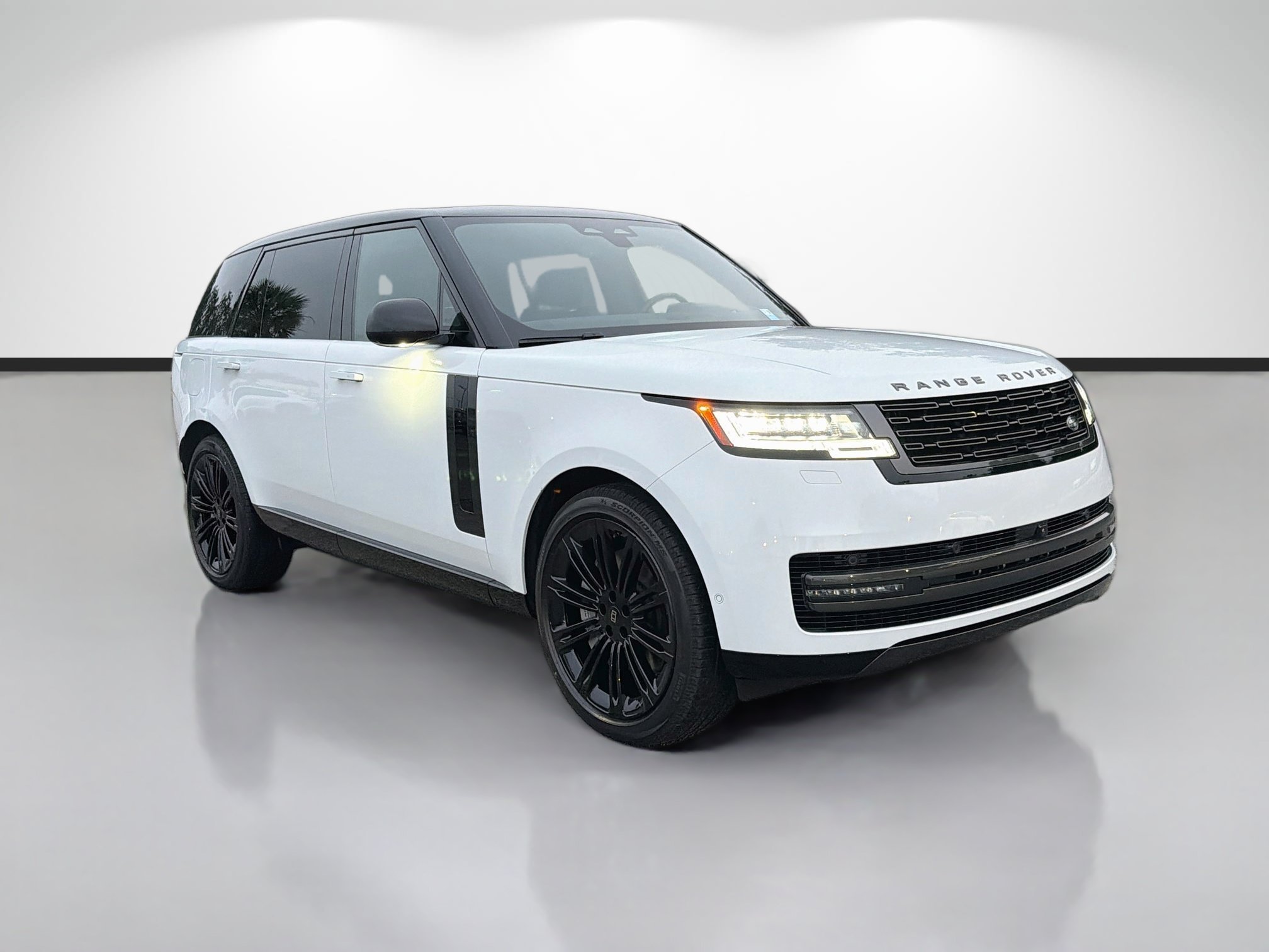 New 2027 Fuji White LAND ROVER  image 7
