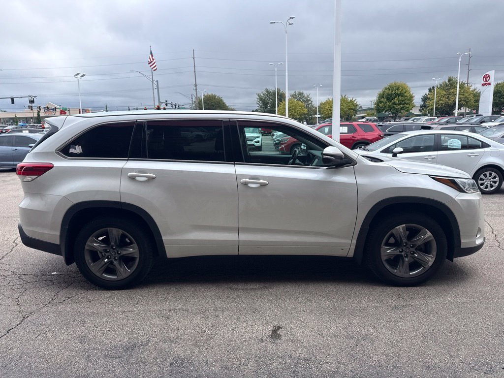 Certified Used 2017 Blizzard Pearl Toyota Limited Platinum image 2