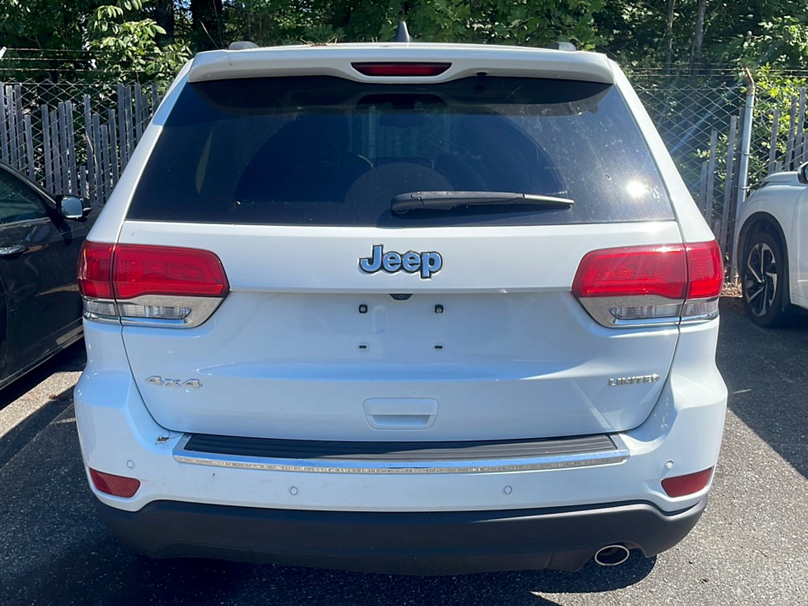 Used 2016 Bright White Clearcoat Jeep Limited image 3