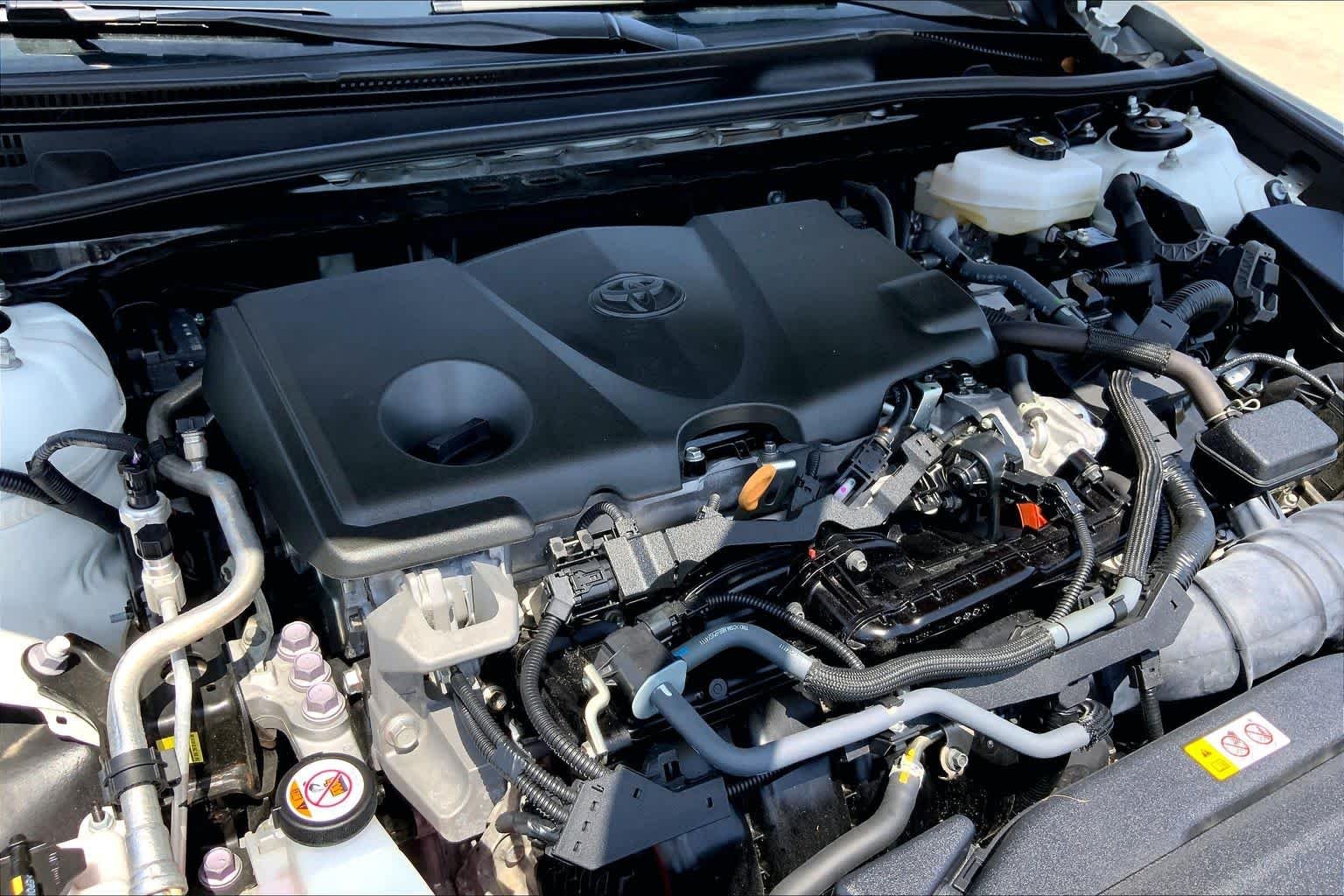 Used 2025 Ice Cap Toyota LE image 63