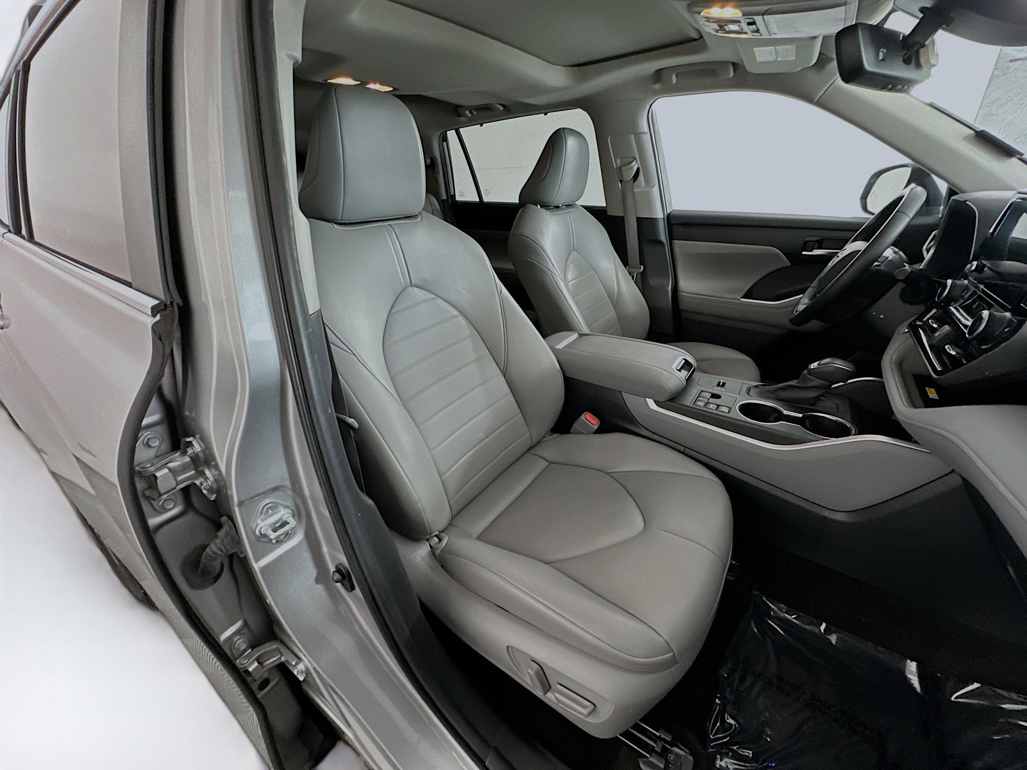 Used 2023 Celestial Silver Metallic Toyota XLE image 28