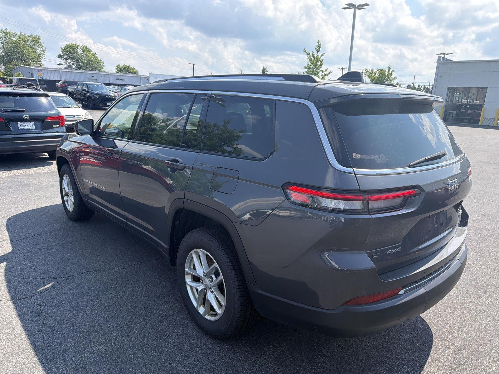 Used 2021 Baltic Gray Metallic Clearcoat Jeep Laredo image 10