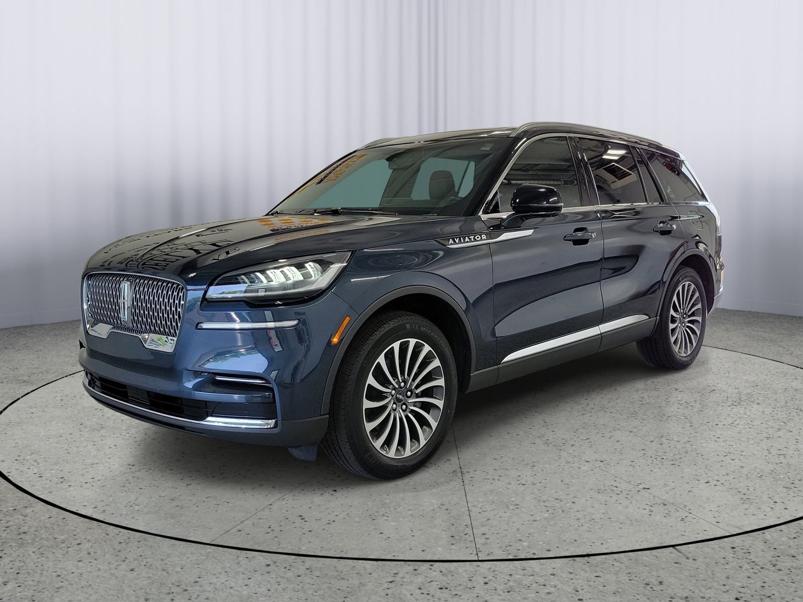 Used 2022 Blue Lincoln Reserve image 4