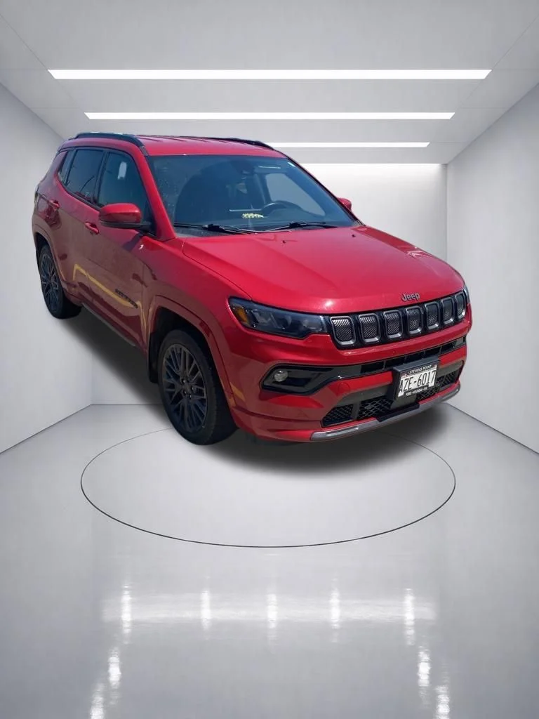 Used 2022 Redline Pearlcoat Jeep Limited image 3