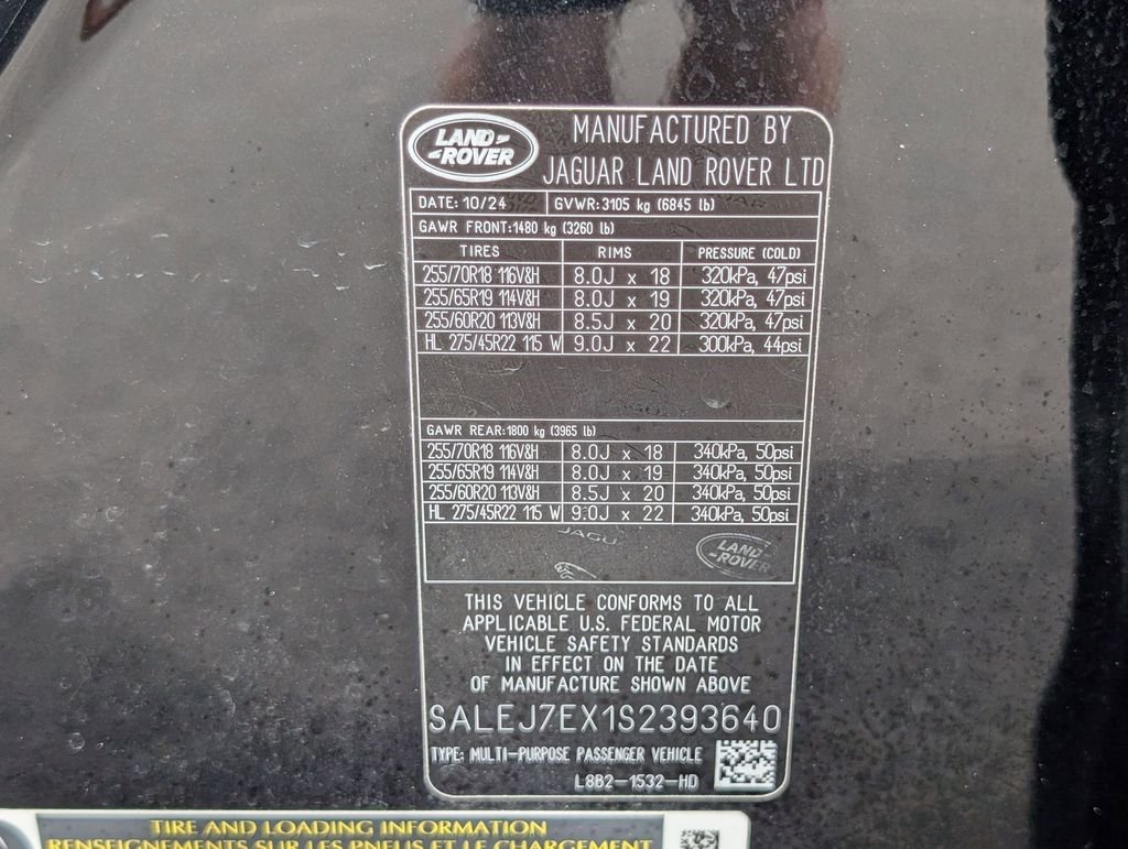 Used 2025 Black Land Rover S image 26