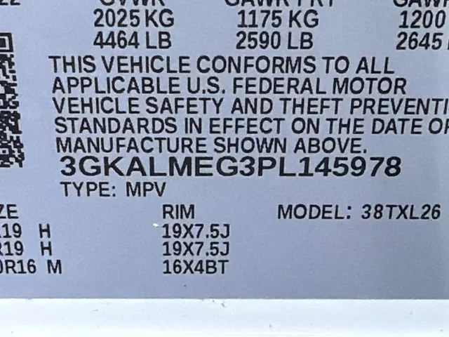 Used 2023 Summit White GMC SLE image 34