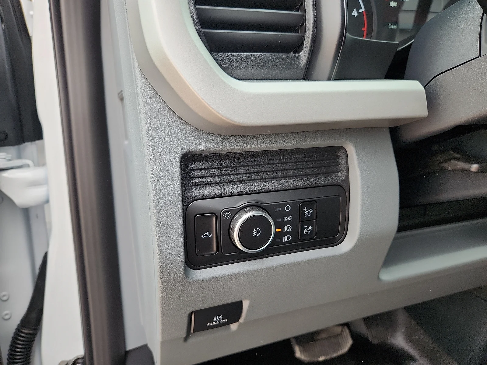 New 2026 Oxford White Ford XL image 16