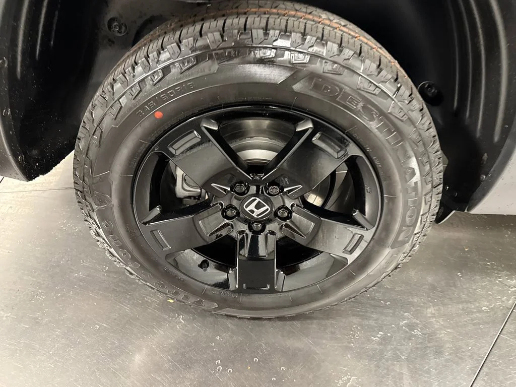 New 2026 Sonic Gray Pearl Honda Black Edition image 5