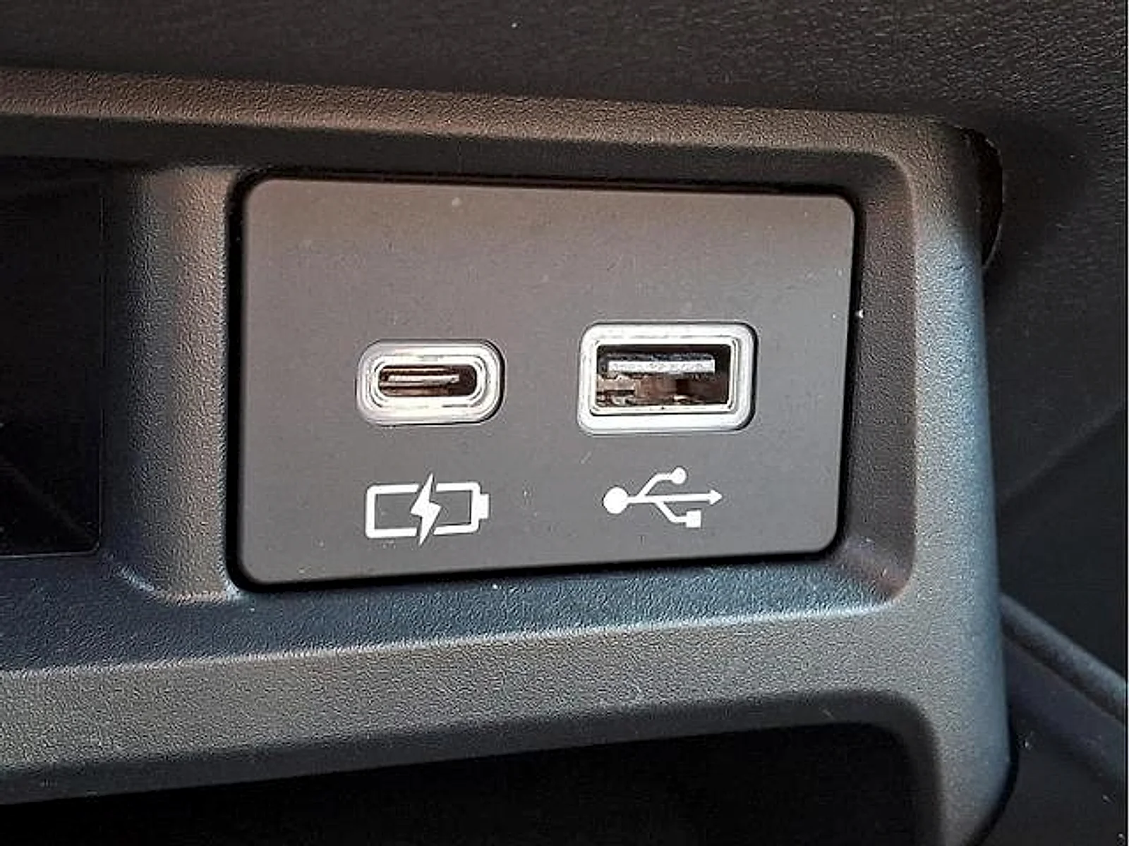 Used 2024  Lexus  image 23