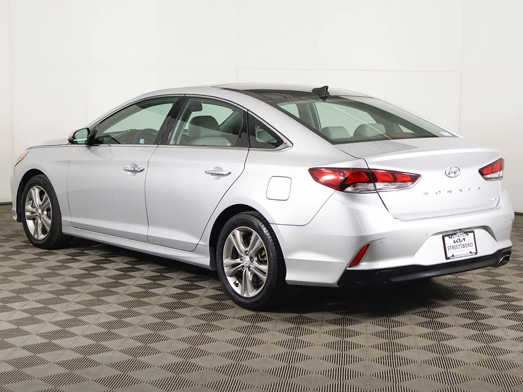 Used 2019 Silver Hyundai Limited image 12
