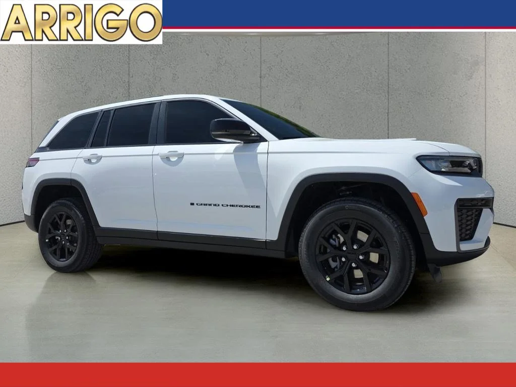 New 2026 Bright White Clear-Coat Exterior Paint Jeep Laredo Altitude image 1