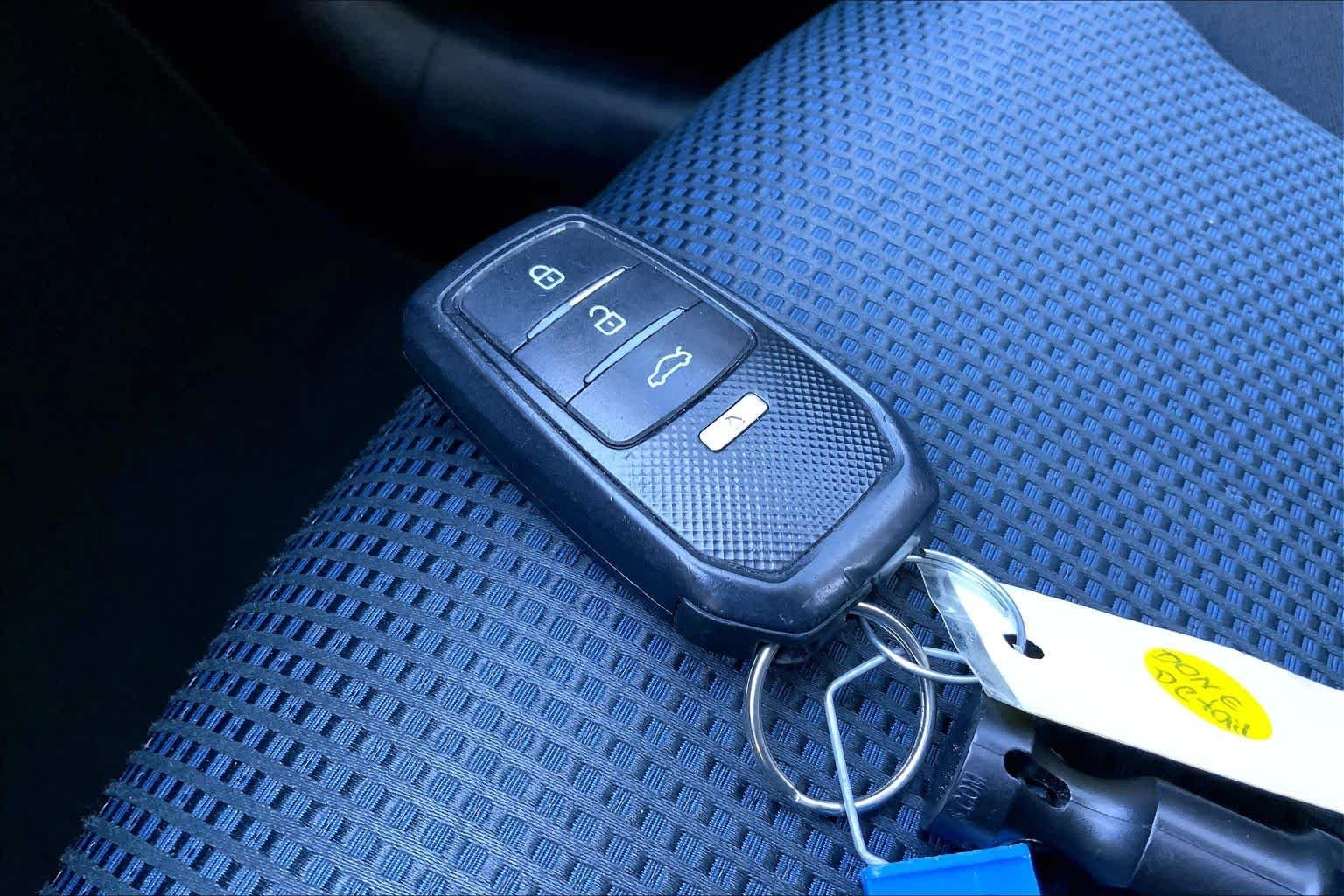 Used 2019 Chromium Toyota LE image 14