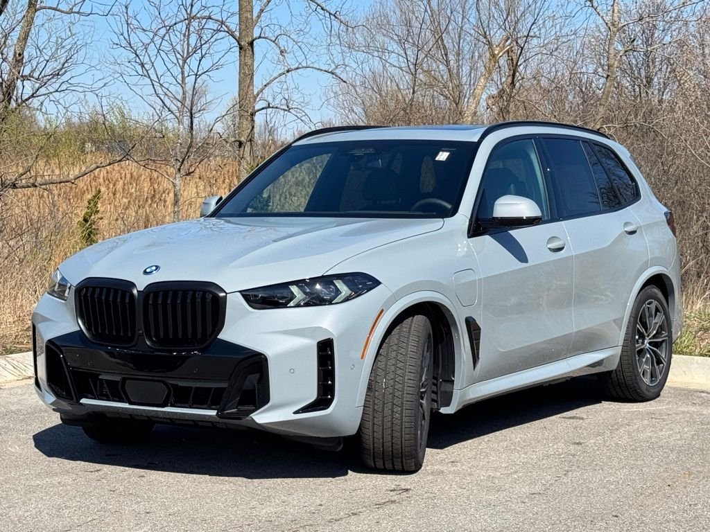 Used 2026 Gray BMW xDrive50e image 3