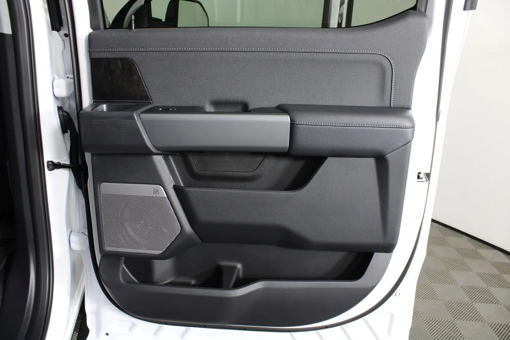 New 2026 Oxford White Ford Lariat image 9