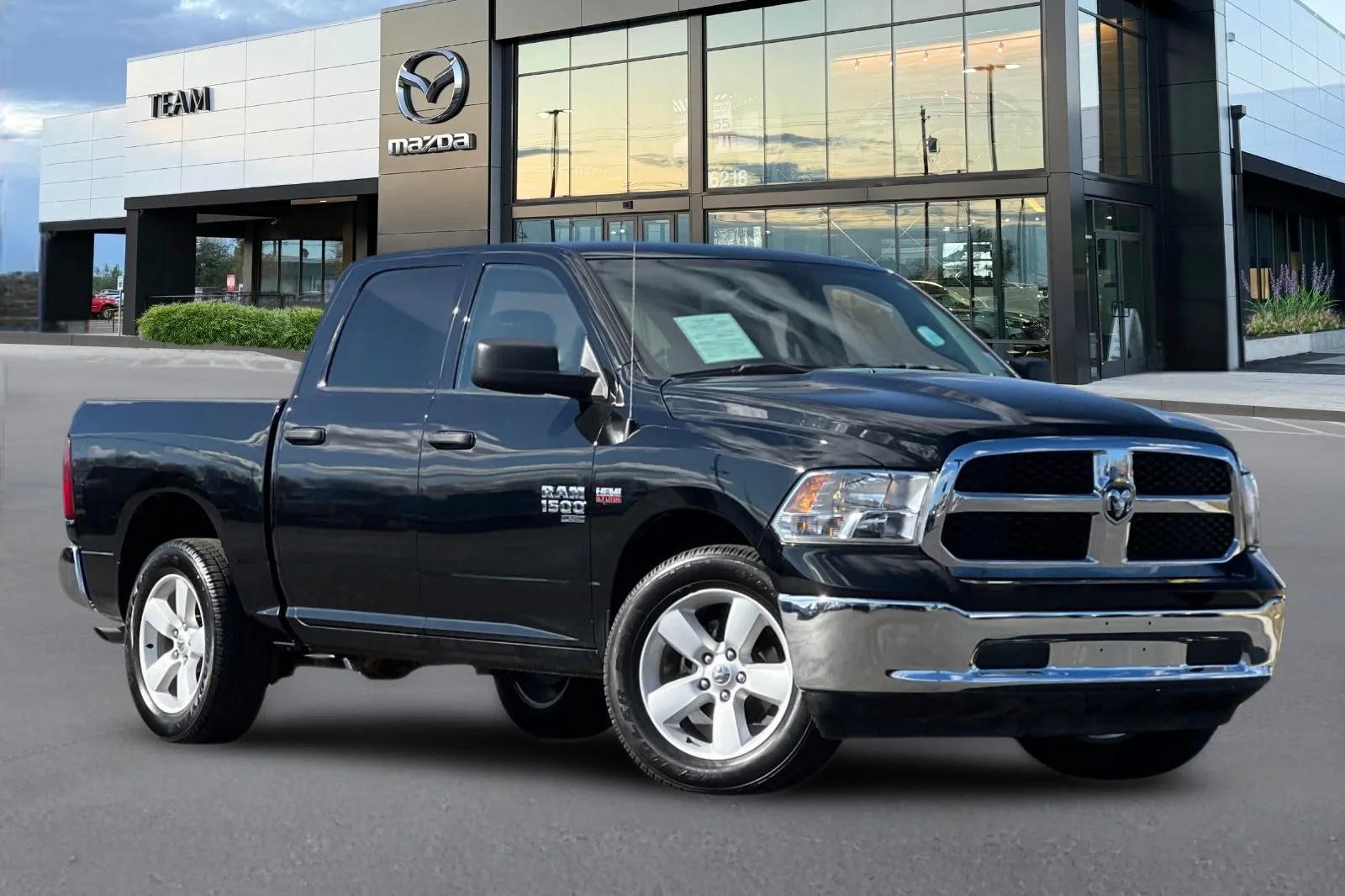 Used 2022 Black Ram SLT image 2