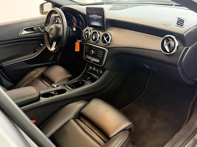Used 2018 Gray Mercedes-Benz GLA 250 image 17