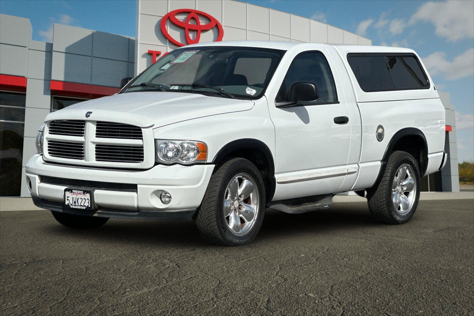 Used 2004 Bright White Dodge SLT image 7