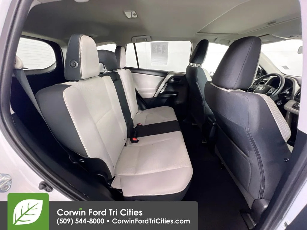 Used 2017 Super White Toyota XLE image 16