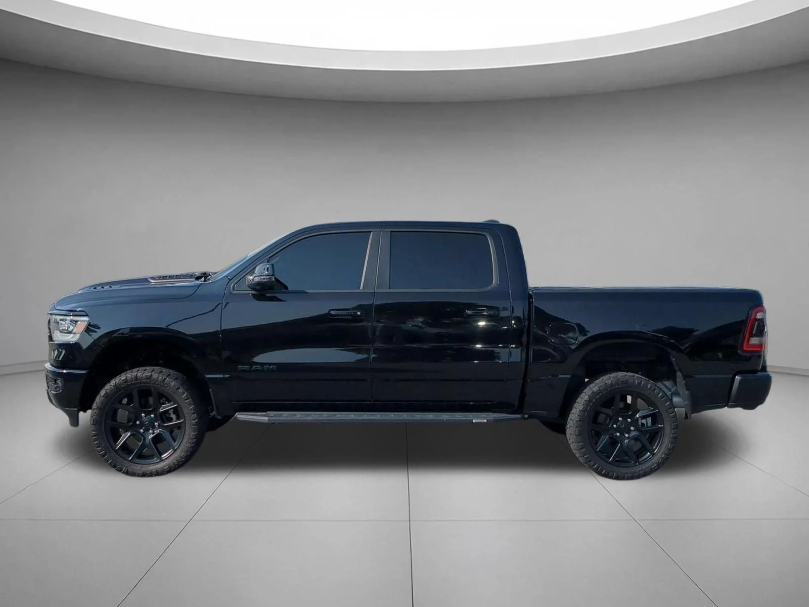 Used 2024  RAM TRUCK LARAM image 2