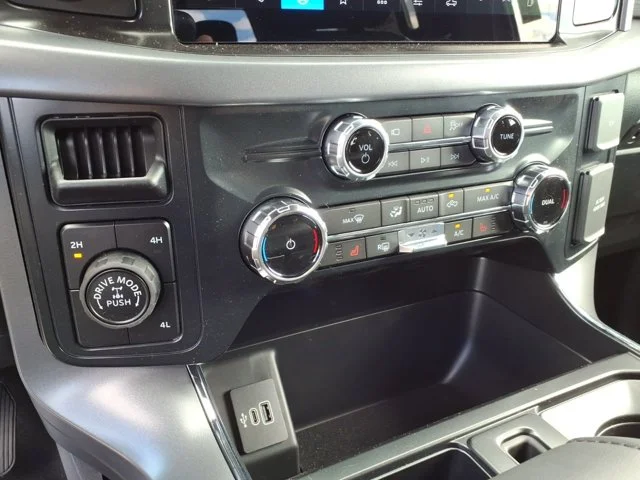 New 2026 Carbonized Gray Metallic Ford XLT image 38