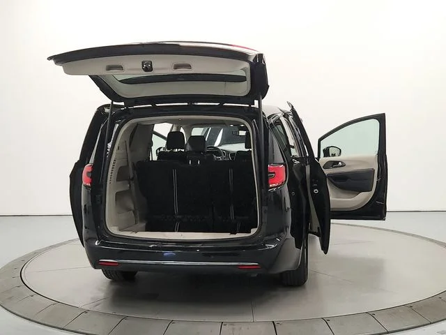 Used 2024 Black Chrysler Touring L image 15